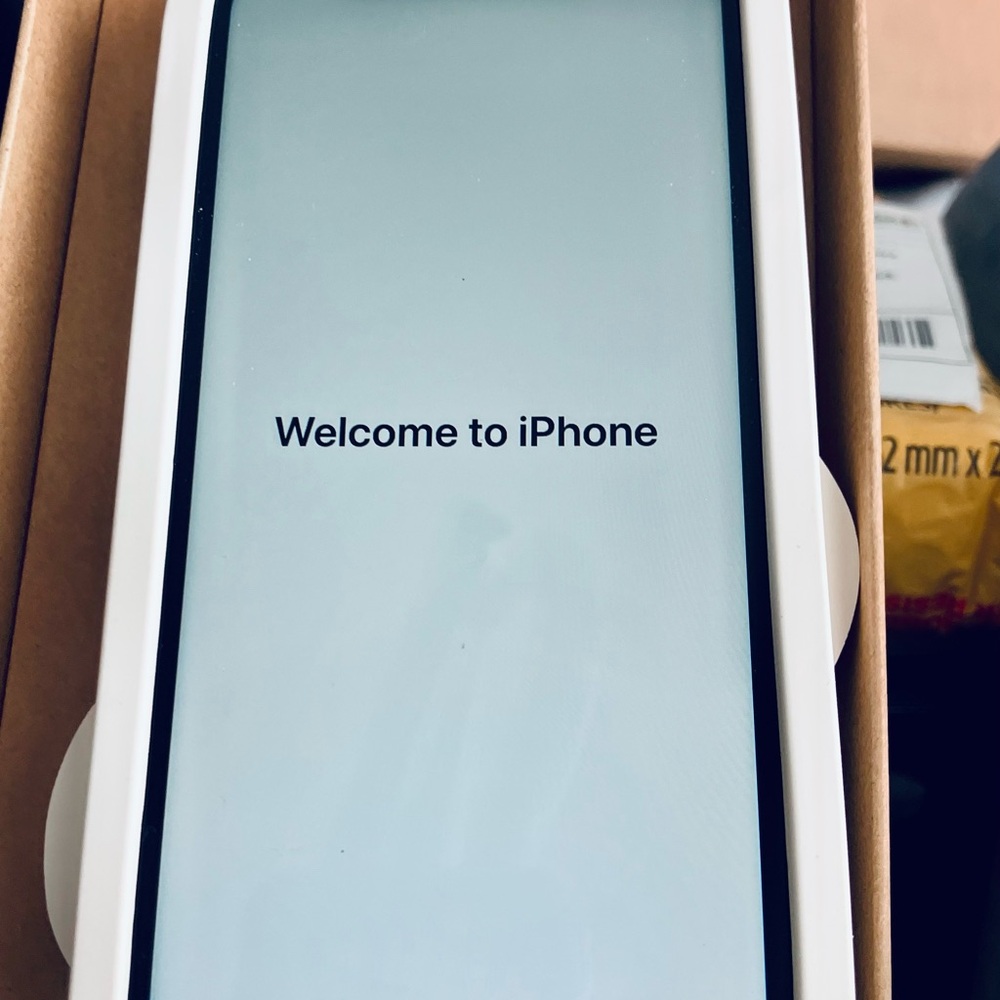 iPhone XR 128 GB & COACH Cherry Cover Unlocked  🍒 FREE PHONE CALLS & TEXT WORKS